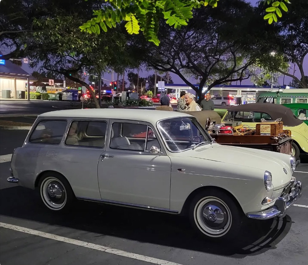 VW Squareback looks great under the stars