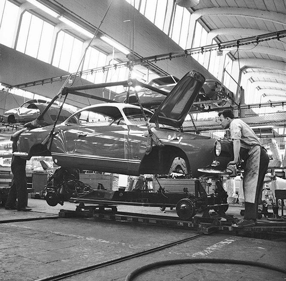 The Volkswagen Karmann Ghia, developed in close cooperation with Wilhelm Karmann GmbH from Osnabr&uuml;ck, has become an icon of elegant sportiness. Production of this design classic came to an end in 1974 after 485,964 coup&eacute;s and convertibles