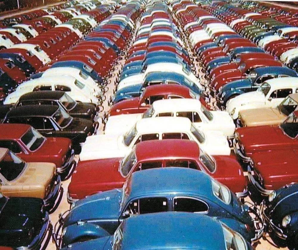 Beetles and VW 1600 models in the departure yard at Volkswagen do Brasil in 1969.
