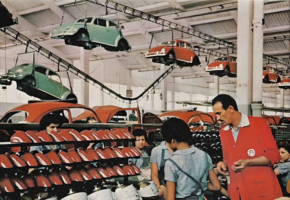 1962 Anchieta factory final assembly producing Fusca models